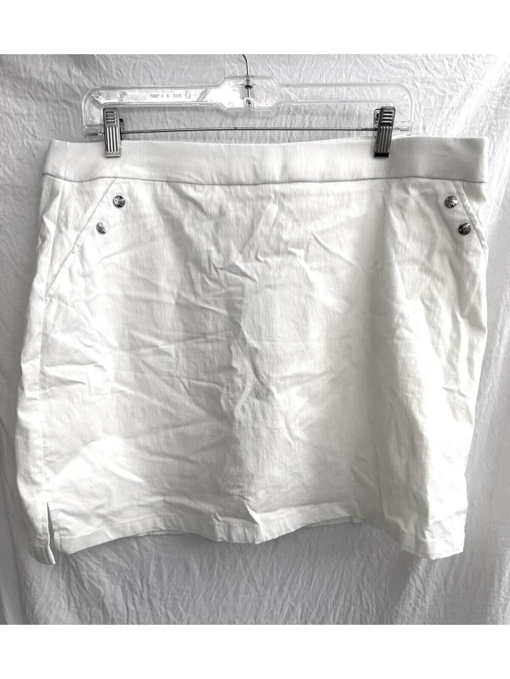 🆕LISTING🆕 3 For $24 Rafaella Skort
